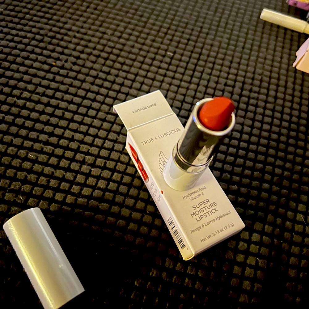 True + Lucious super Moisture lipstick in Vintage Rose